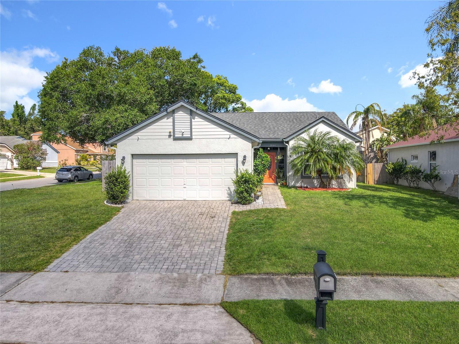 Property Photo: 1044 Dees Drive FL 32765