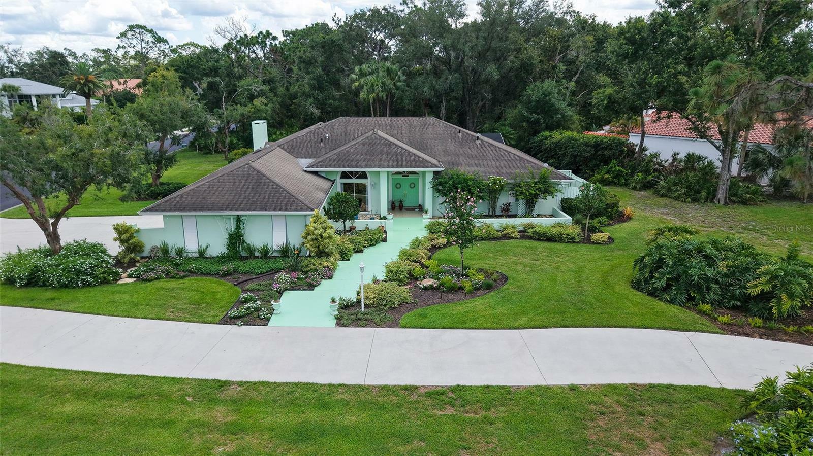 Property Photo: 7604 Weeping Willow Circle FL 34241