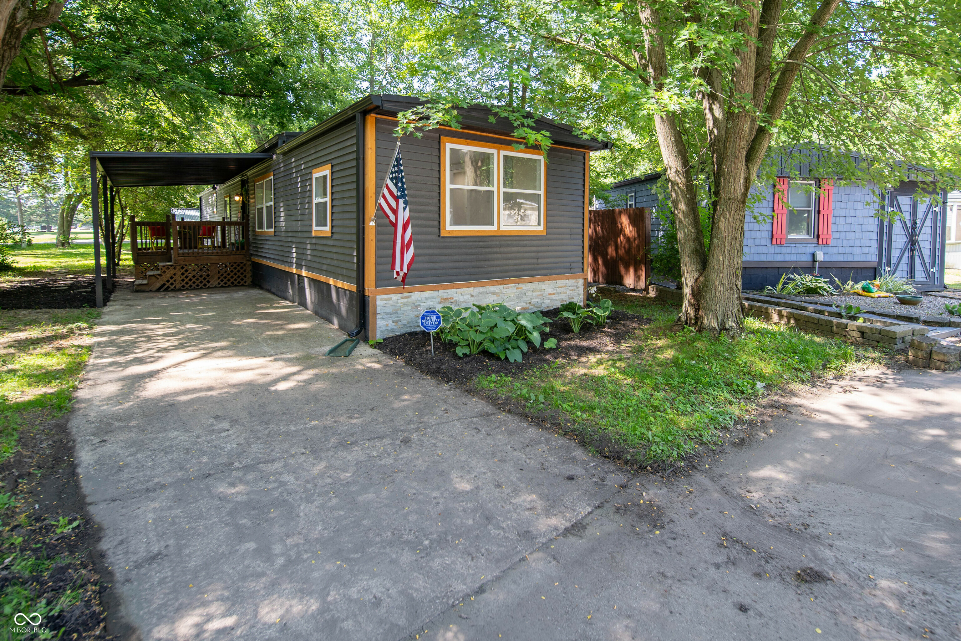 Property Photo: 71 E Cove Court IN 46034