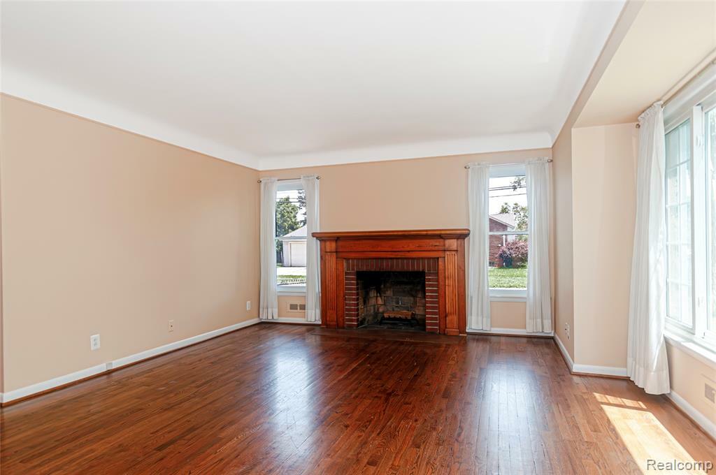 Property Photo: 16555 Juliana Avenue MI 48021 3077