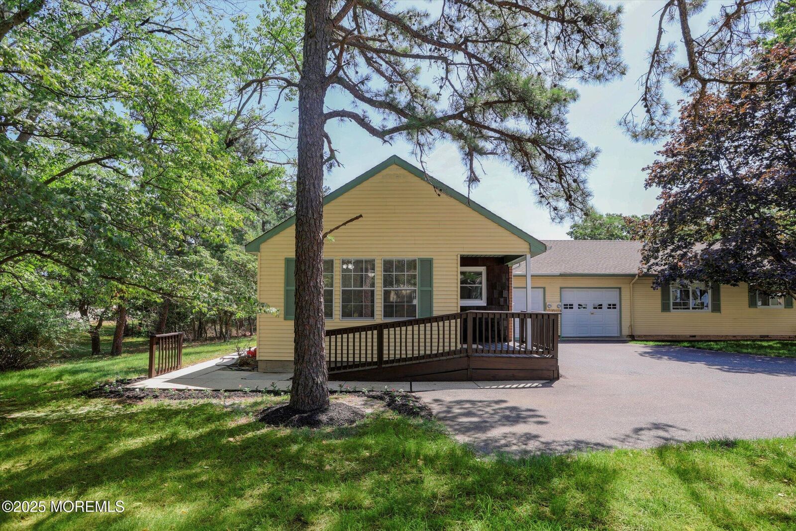 Property Photo:  9 Deerfield Drive  NJ 08759 