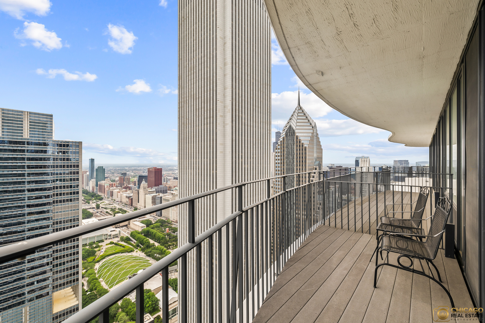 Property Photo: 225 N Columbus Drive 6808 IL 60601