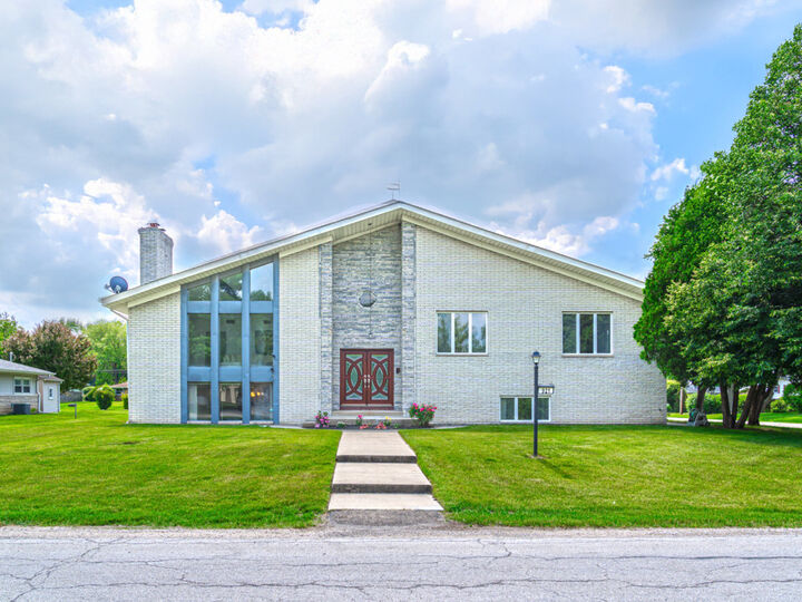 921 Cassie Drive  Joliet IL 60435 photo