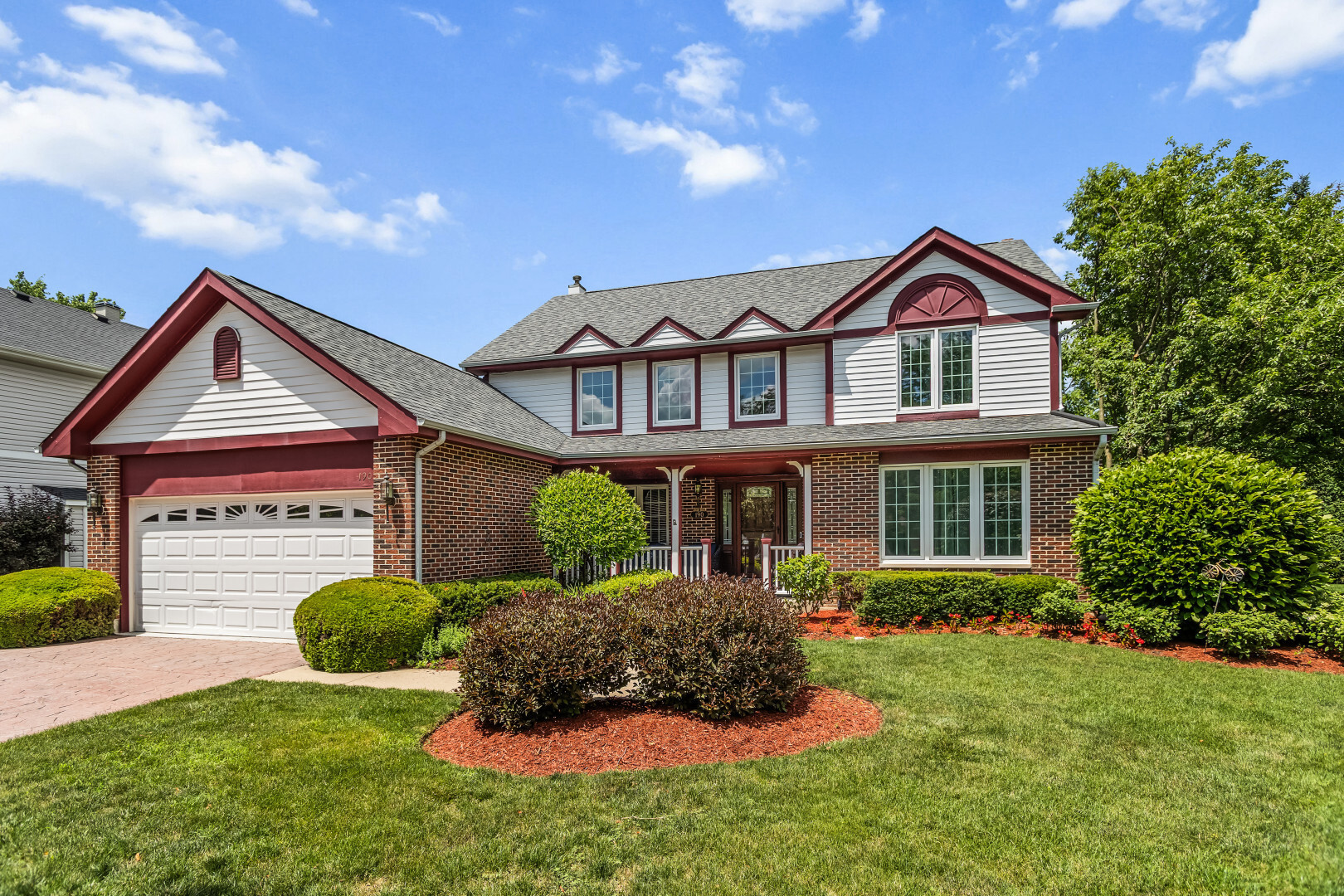 Property Photo: 190 Southgate Drive IL 60061
