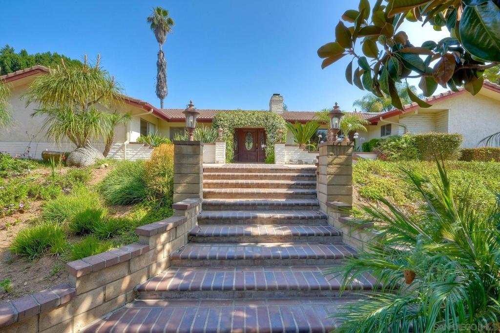 Property Photo: 11534 Rolling Hills Dr CA 92020