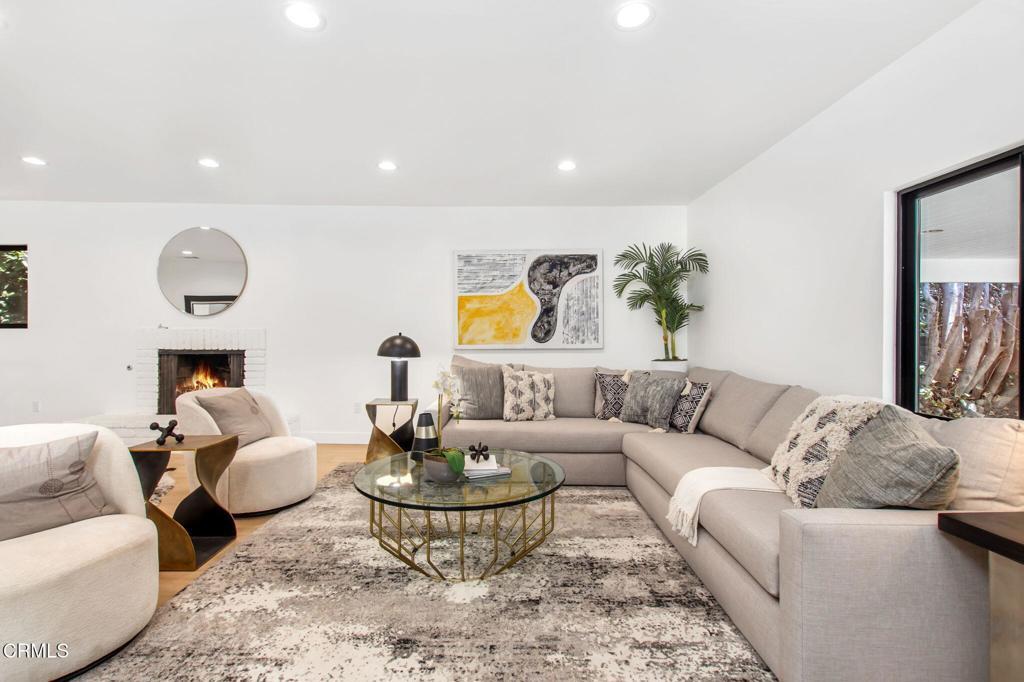 Property Photo: 3015 Henrietta Avenue CA 91214