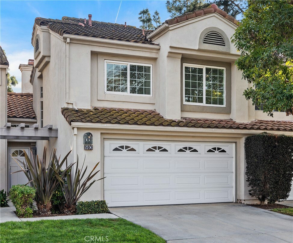 Property Photo: 140 Almador CA 92614