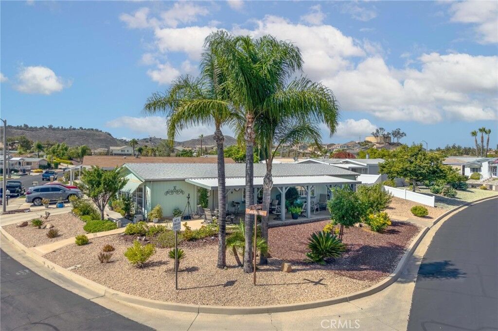 Property Photo:  38124 Calle Amigable  CA 92563 