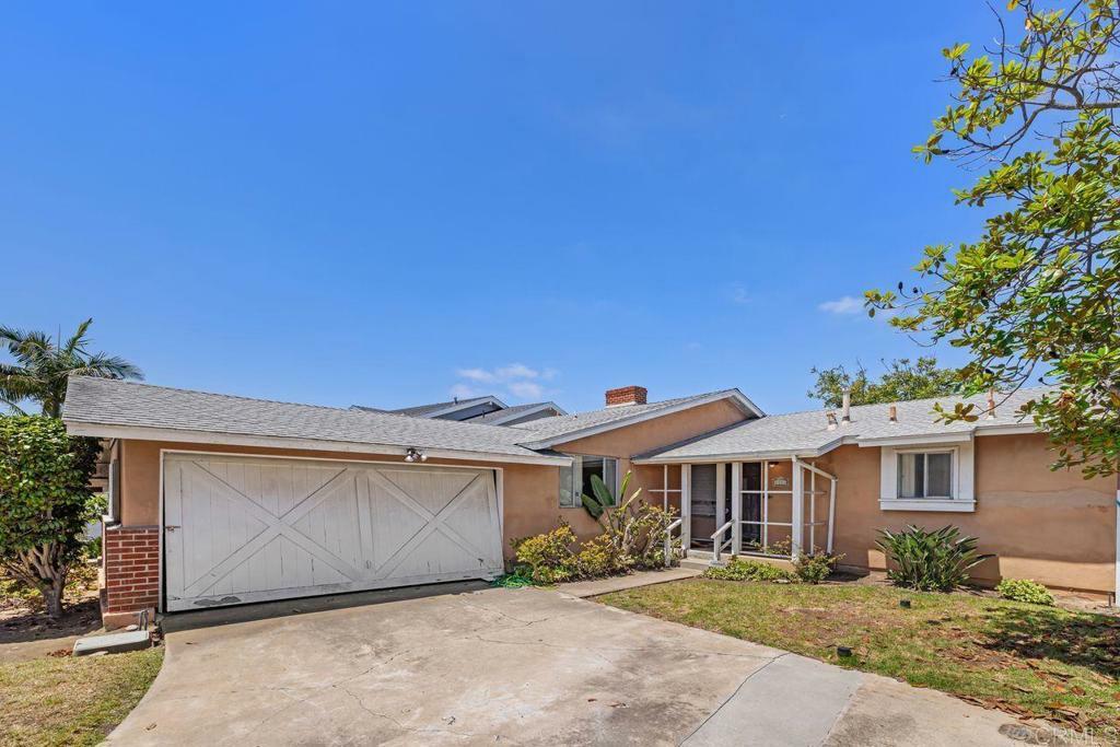 Property Photo: 2252 Dunhaven Street CA 92110