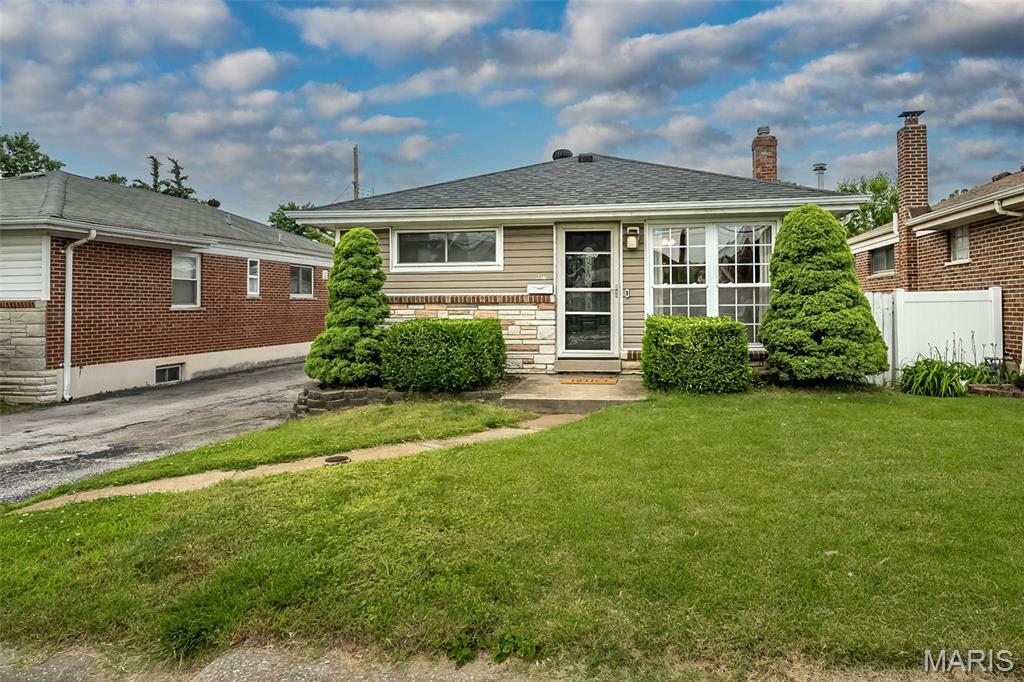 Property Photo: 9327 Mackenzie Road MO 63123