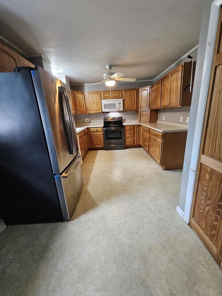 Property Photo: 200 Davis Road ME 04401