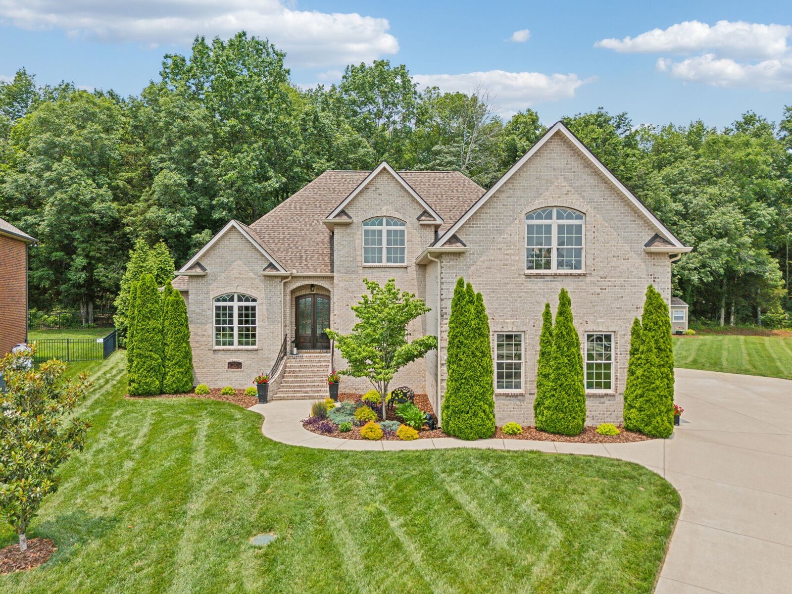 Property Photo: 624 Twin View Dr TN 37128