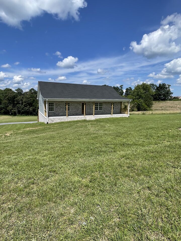Property Photo: 2907 Union Camp Rd TN 37083