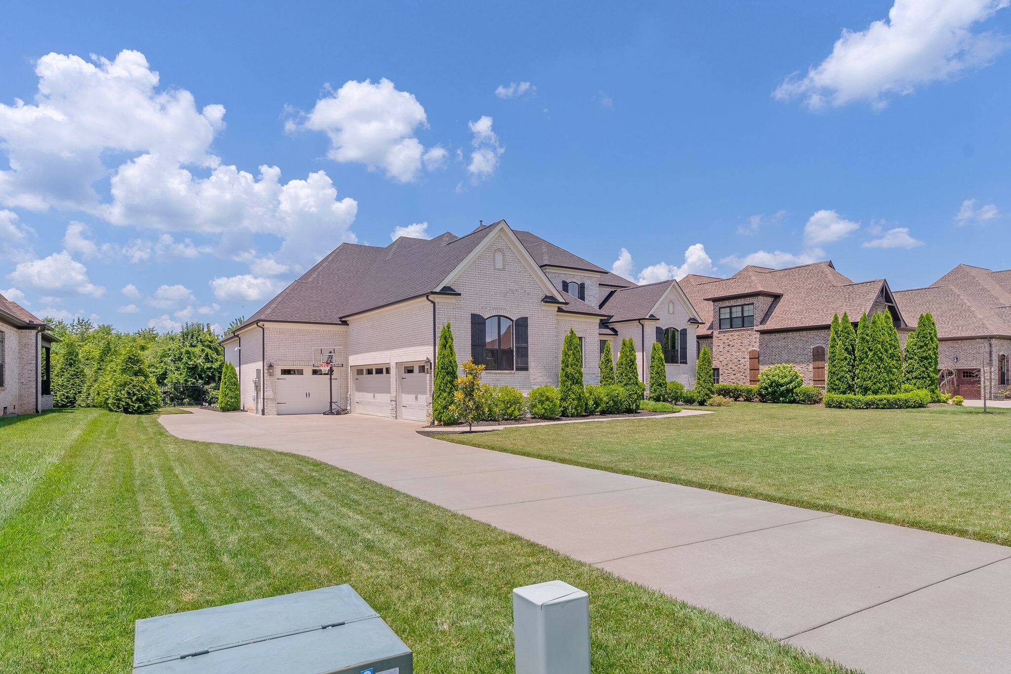 Property Photo: 4512 Marymont Springs Blvd TN 37128