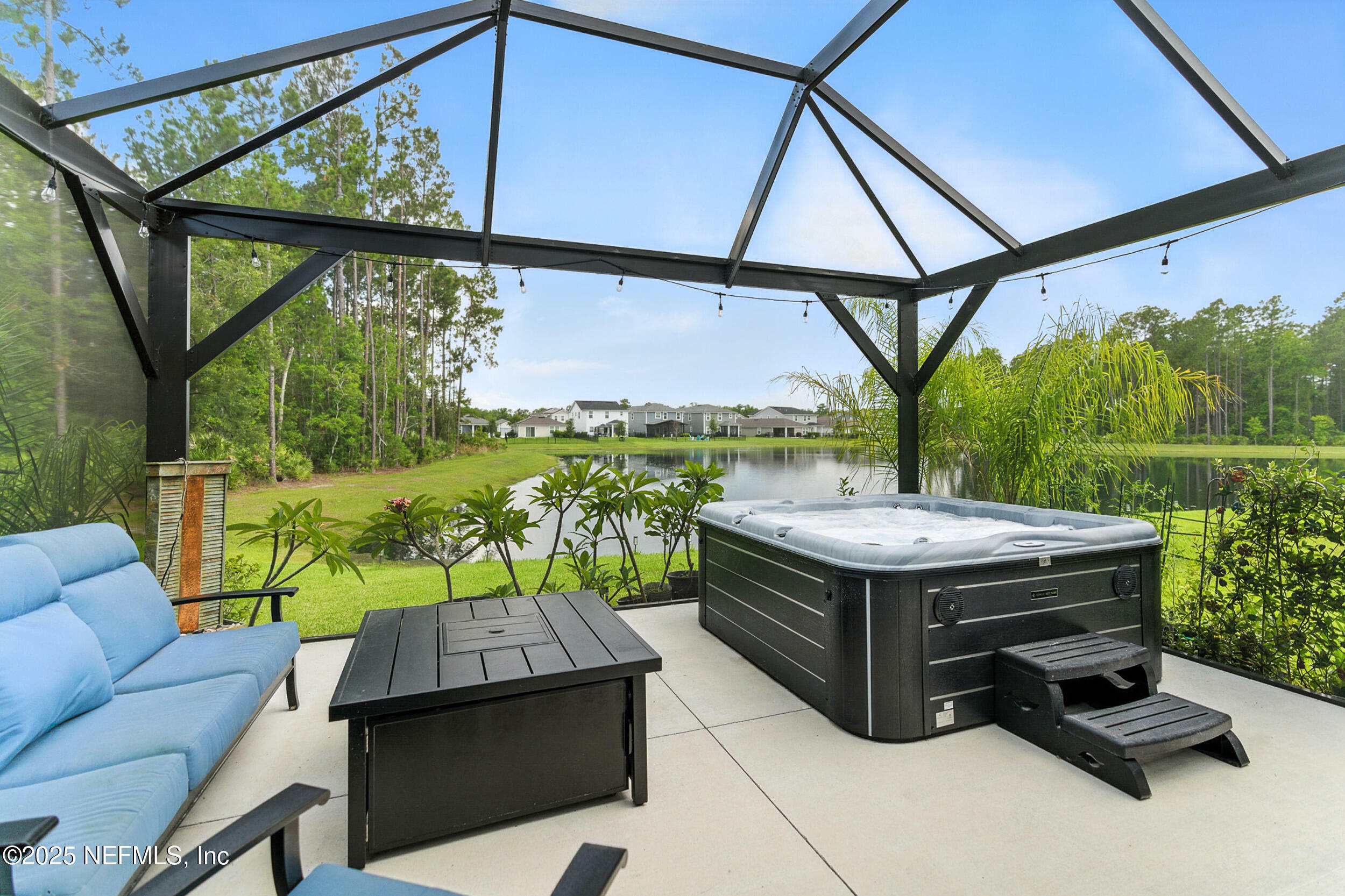 Property Photo: 105 Meadow Creek Drive FL 32259