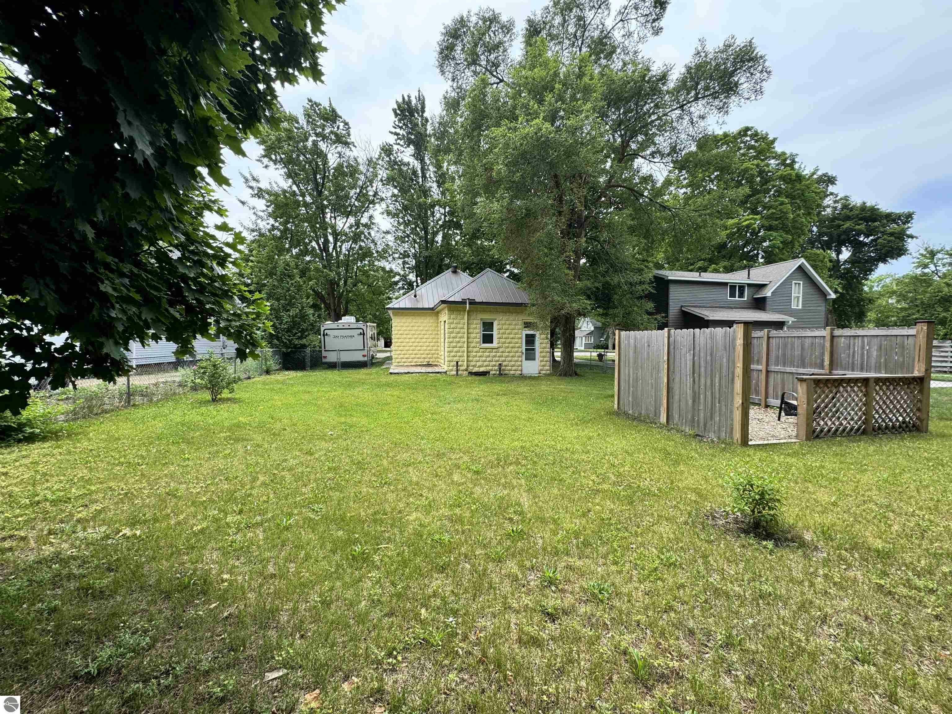 Property Photo: 206 W State Street MI 48617