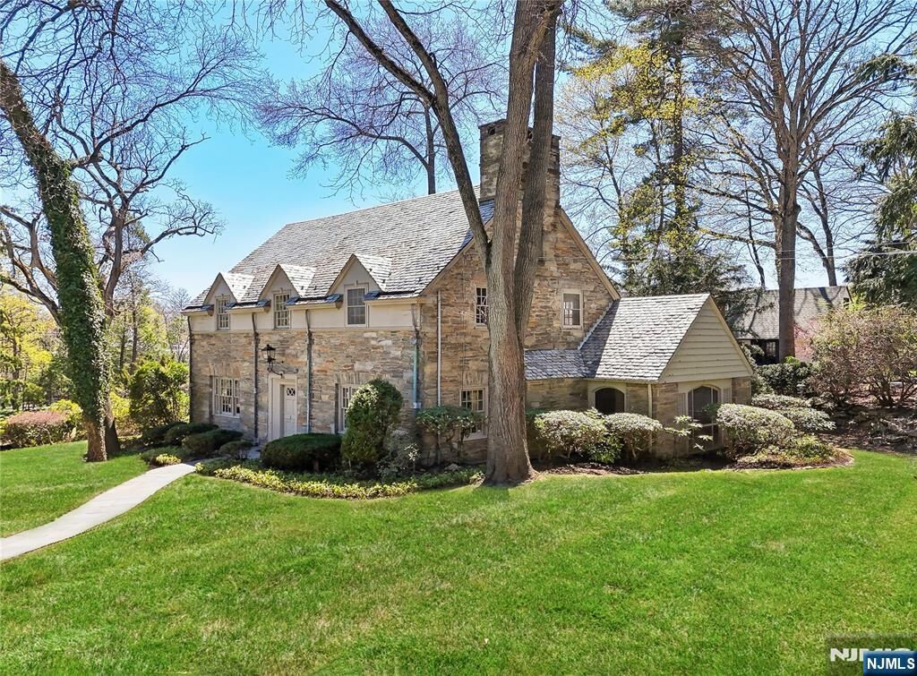 Property Photo: 218 Madison Place NJ 07450