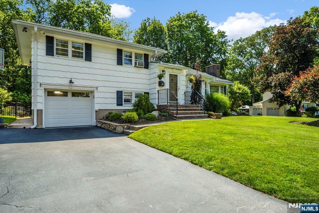 Property Photo:  46 Leonard Drive  NJ 07463 