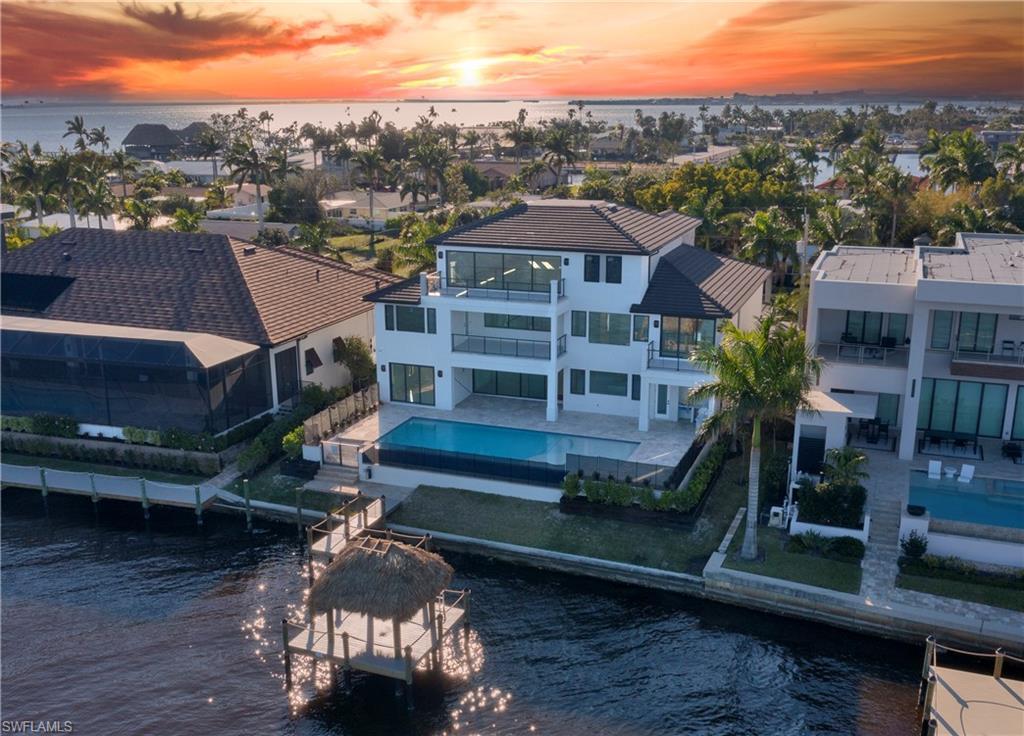 Property Photo: 5735 Riverside Dr FL 33904