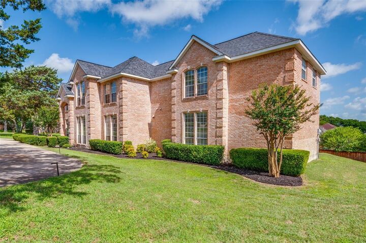 Property Photo:  1119 Shallow Bend Drive  TX 75115 