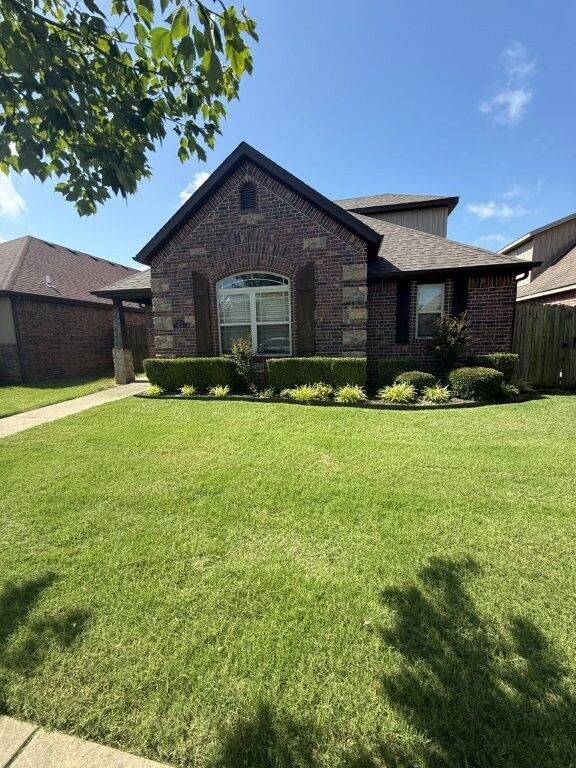 Property Photo:  3115 SW Warberry Avenue  AR 72713 