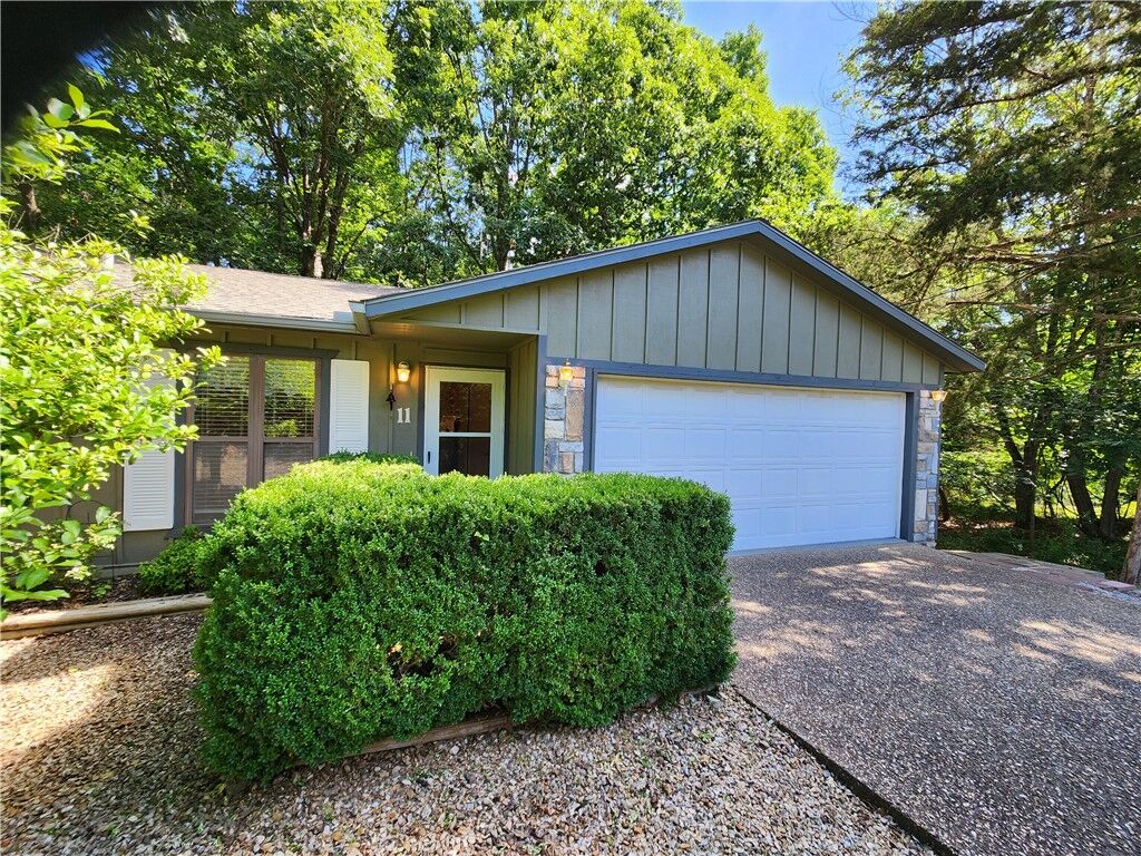 Property Photo:  11 Sunderland Drive  AR 72714 
