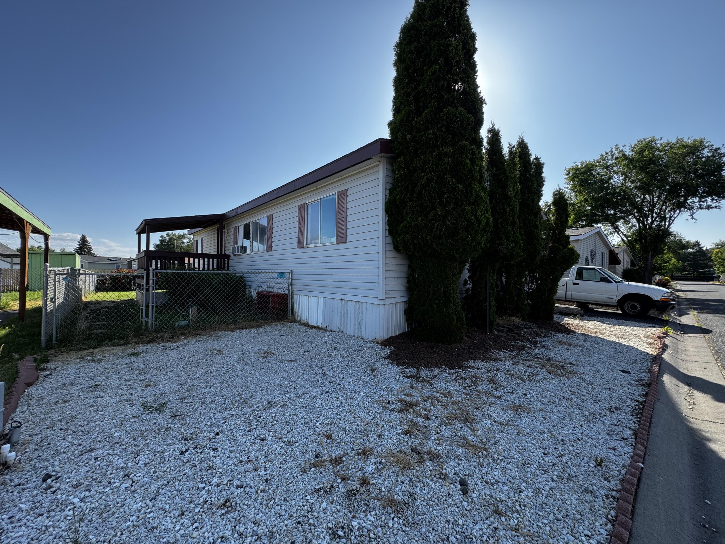 Property Photo: 1663 Greensprings Drive 18 OR 97601