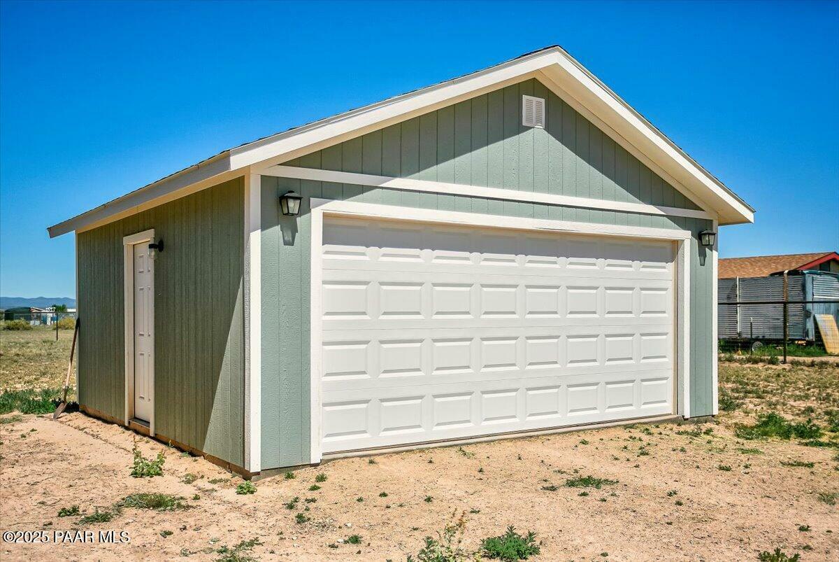 Property Photo: 26900 N Champagne Lane AZ 86334
