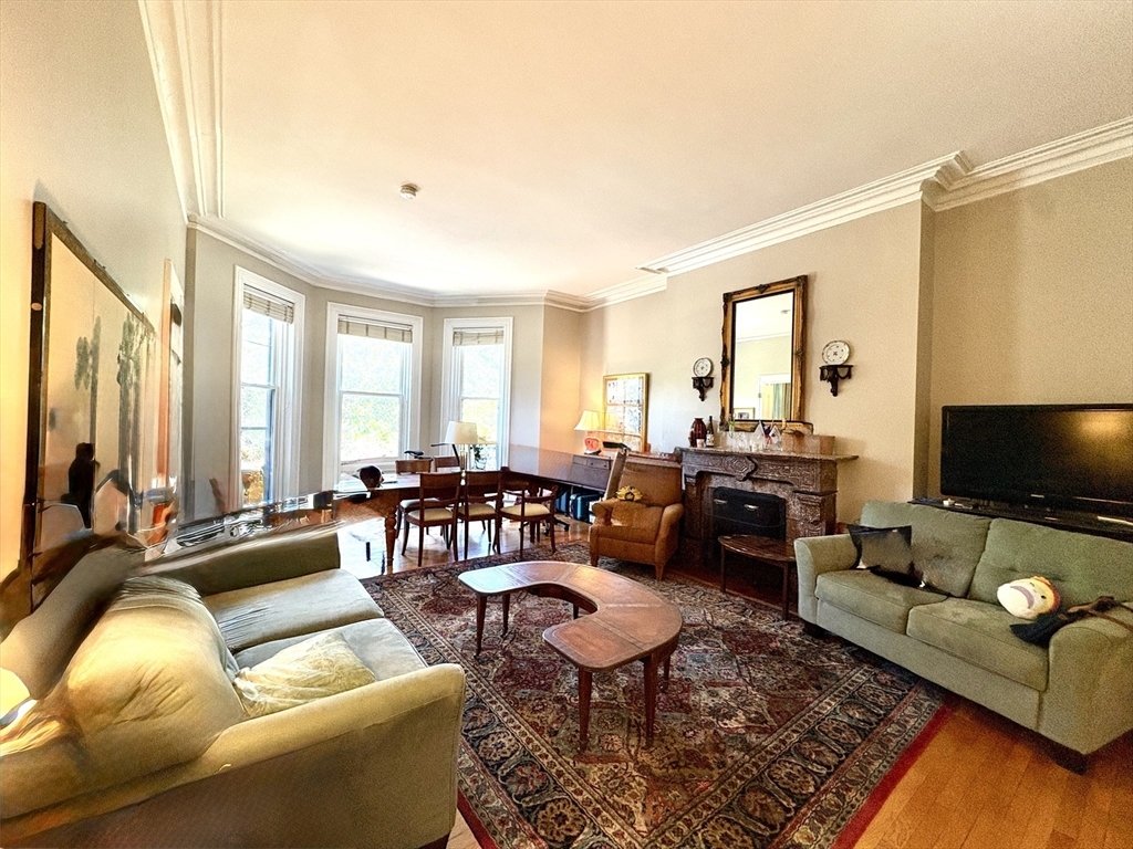 Property Photo: 86 Commonwealth Avenue 2F MA 02116