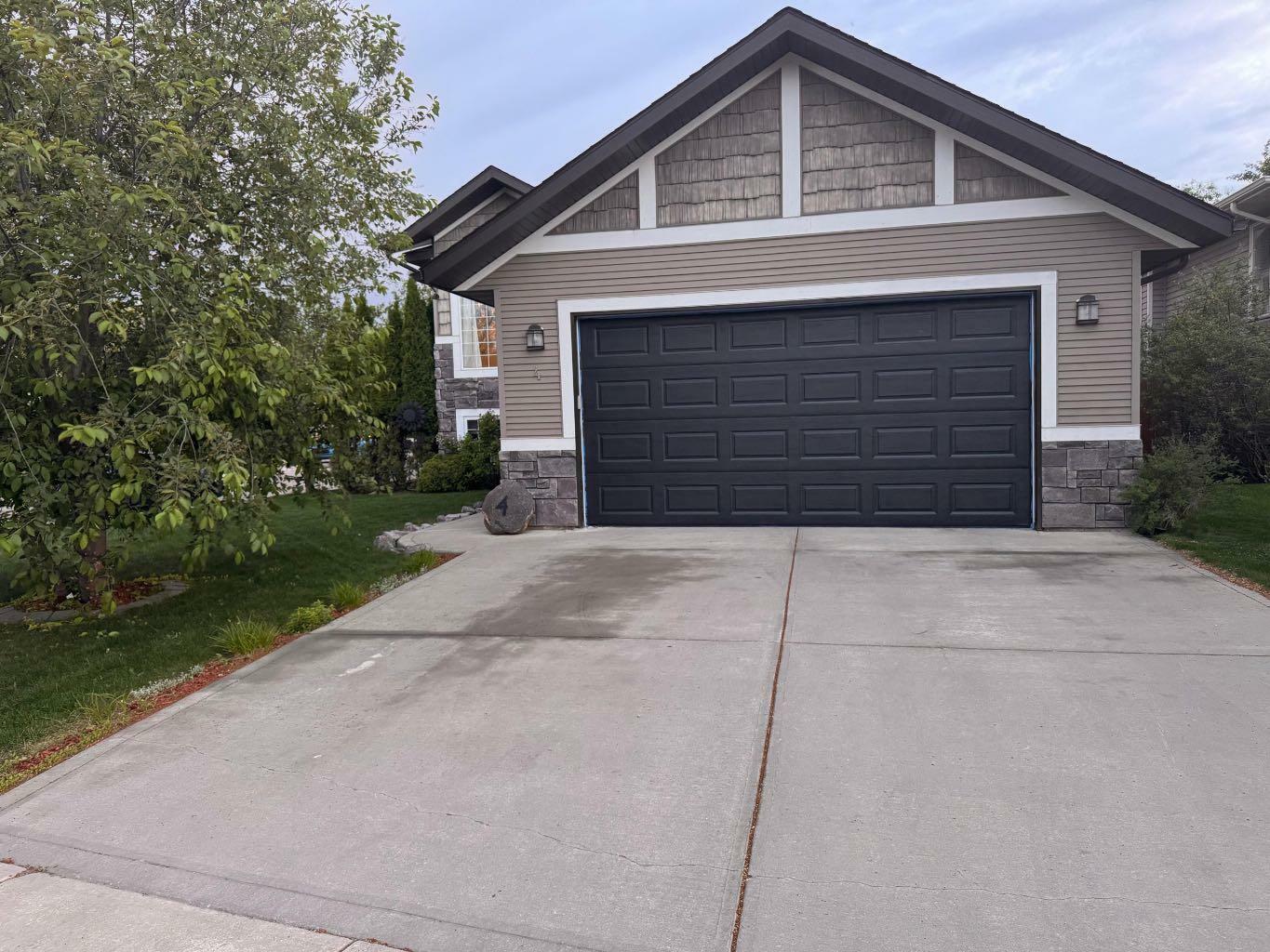 4 Weddell Crescent  Red Deer AB T4N 7E7 photo
