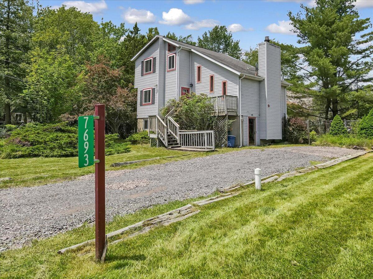 Property Photo: 7693 Fawn Lane PA 18466