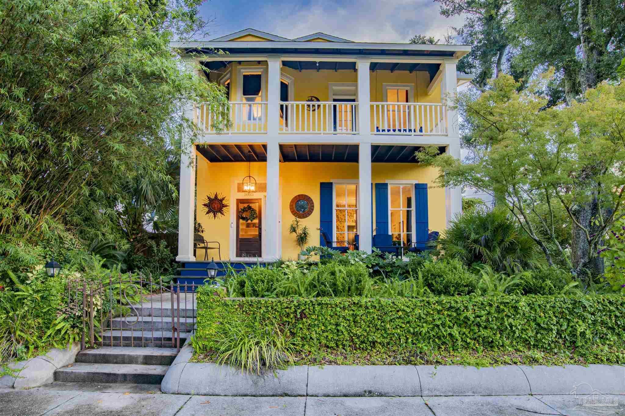 Property Photo: 1005 E Jackson St FL 32501