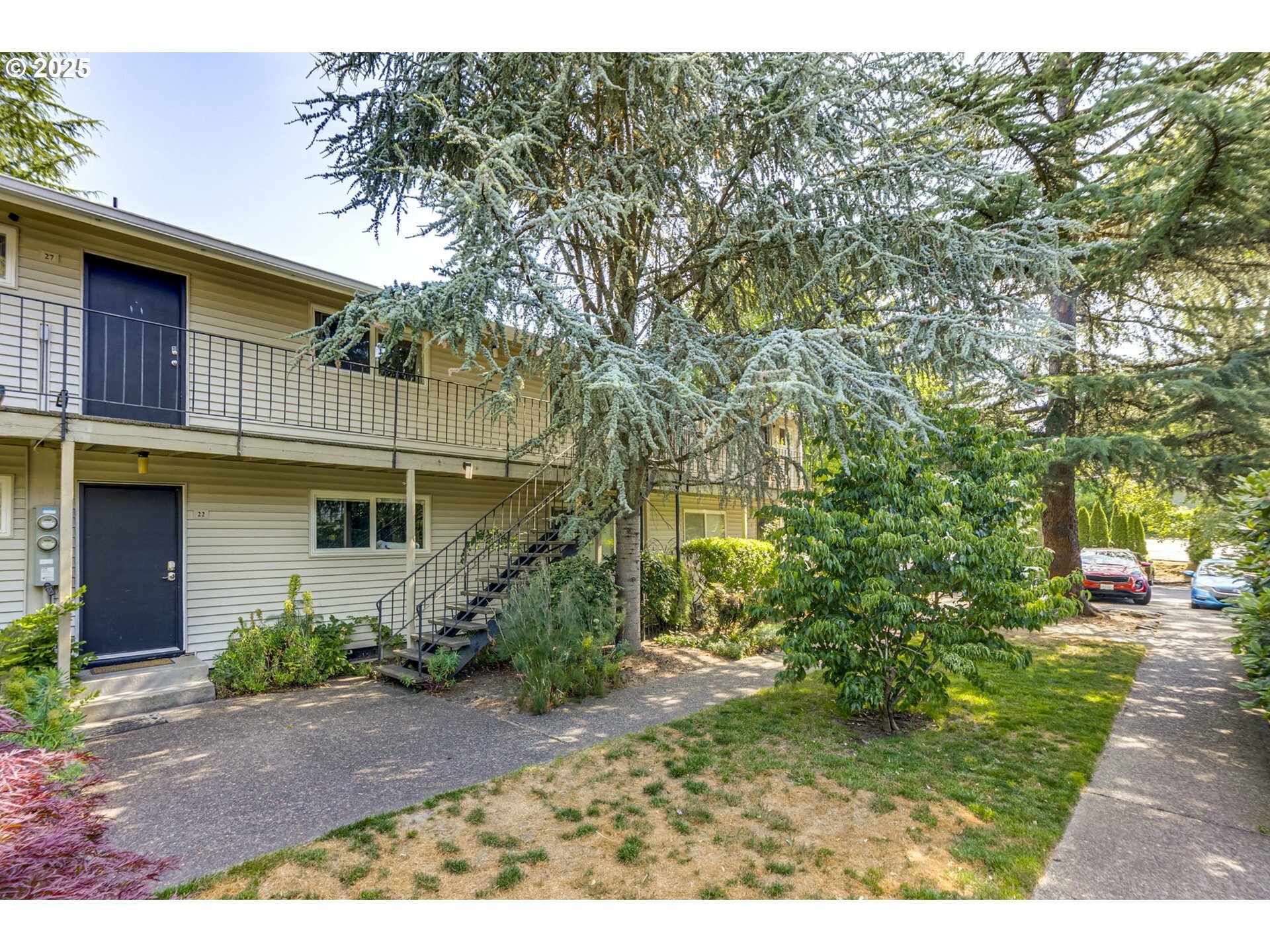 Property Photo:  6825 SW Capitol Hill Rd 27  OR 97219 