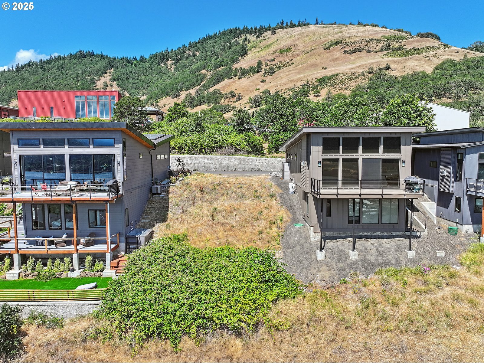 Property Photo: 211 Eagle Ridge Dr WA 98672