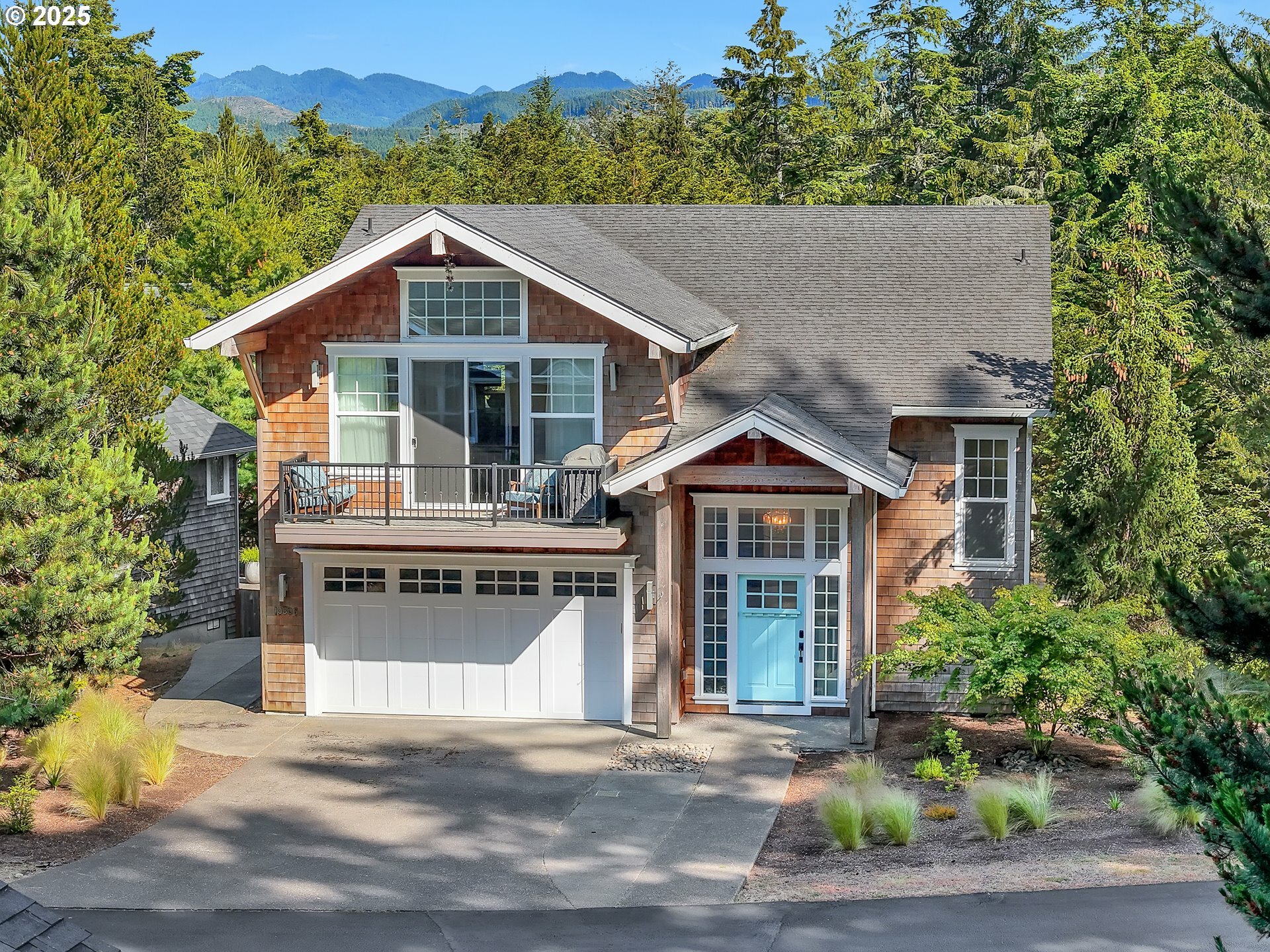 Property Photo:  10305 Pine Ridge Dr  OR 97130 