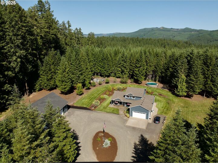 Property Photo: 94703 Johnson Rd OR 97454