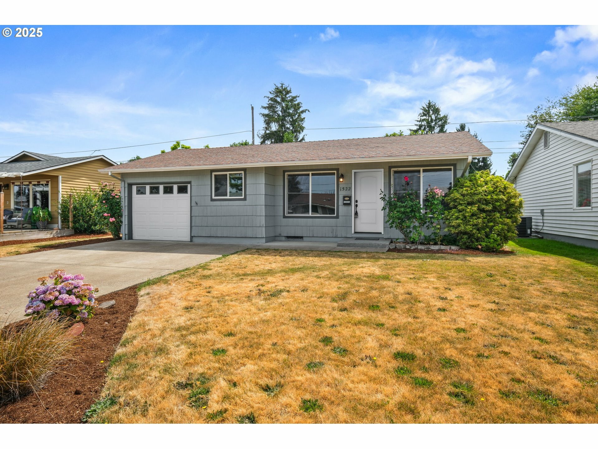Property Photo: 1522 Walton Way OR 97071