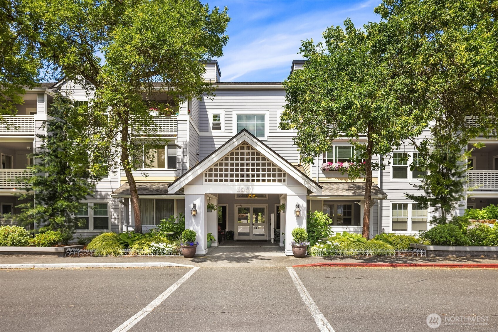 Property Photo: 3941 226 Place SE 313 WA 98029