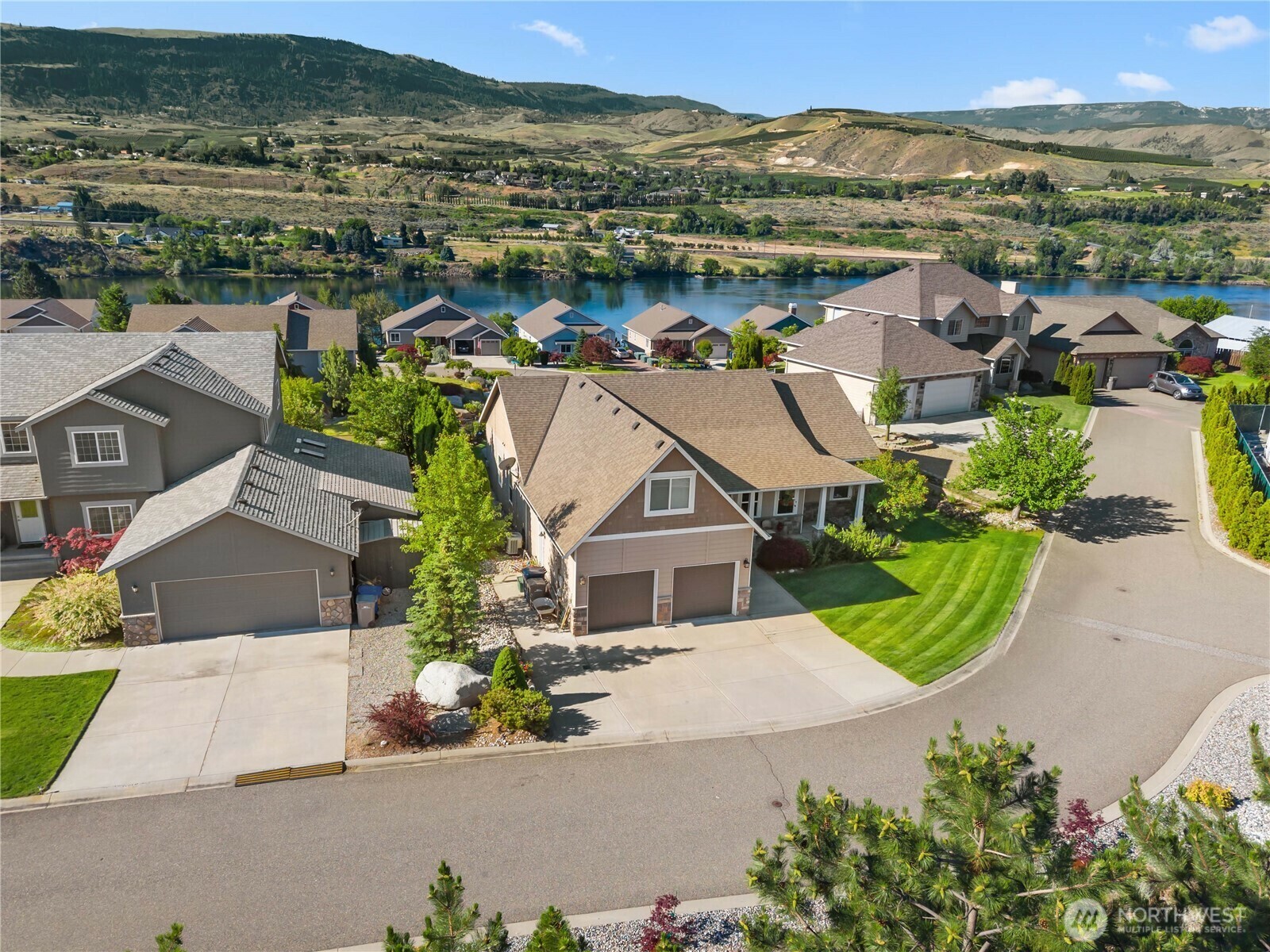 Property Photo: 2835 Aspen Shores Drive WA 98802
