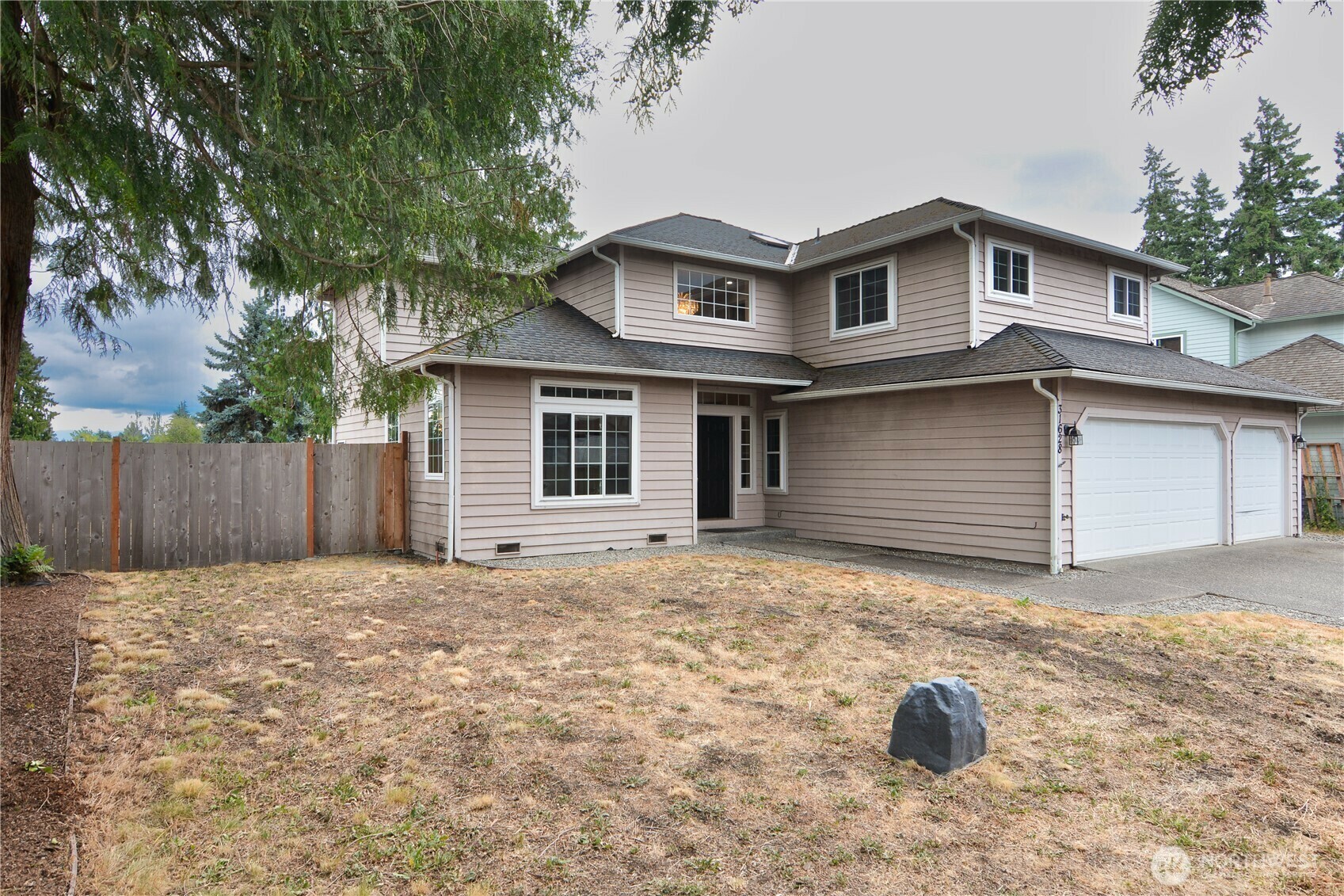 Property Photo: 31628 117th Avenue SE WA 98092