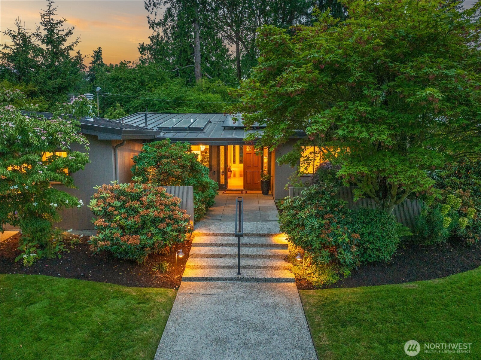 Property Photo: 2325 38th Avenue E WA 98112