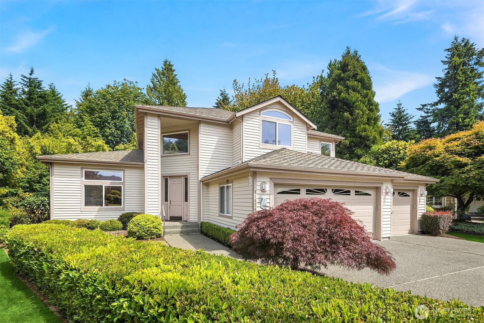 Property Photo:  11926 SE 198th Court  WA 98031 
