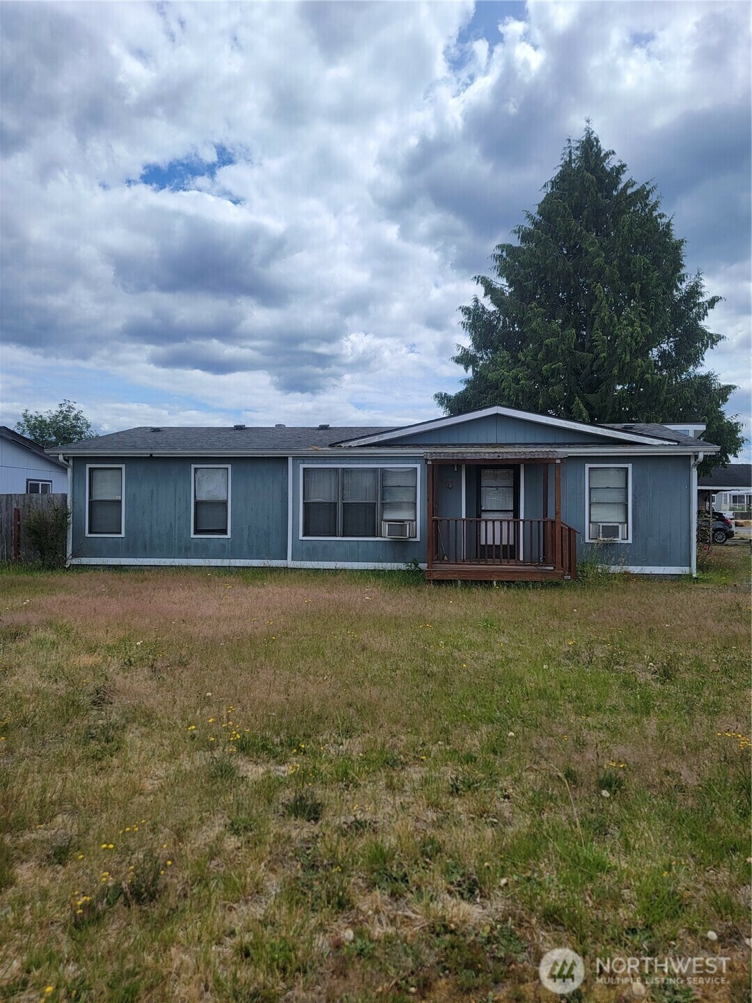 Property Photo: 1502 Yelm Avenue W 7 WA 98597