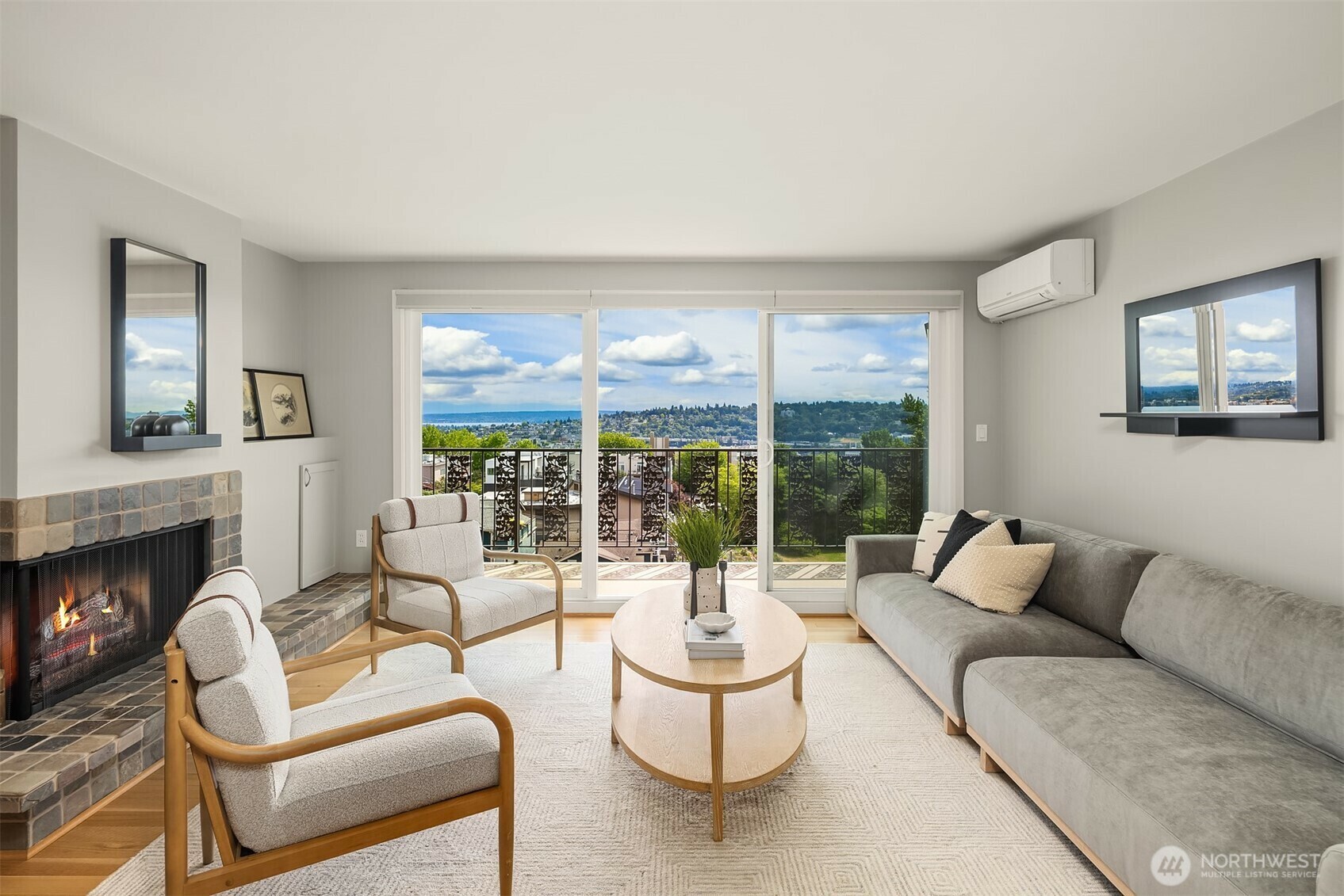 Property Photo: 1818 Bigelow Avenue N 403 WA 98109