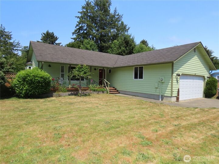 Property Photo:  526 W Newell Avenue  WA 98595 