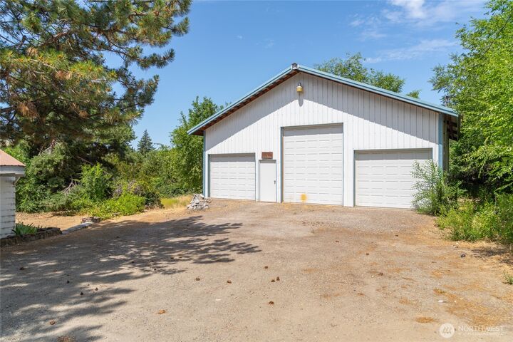 Property Photo:  1403  Lower Sunnyslope  WA 98801 
