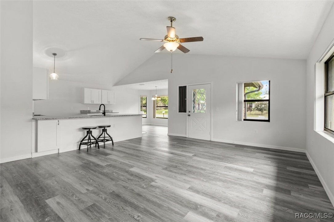 Property Photo: 6172 W Pine Circle FL 34429