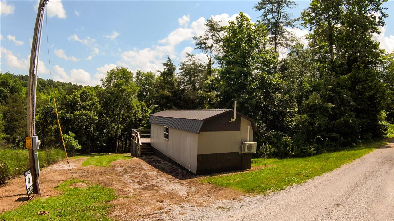 Property Photo:  899 Pine Haven Road  KY 42726 