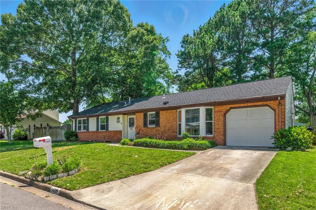 Property Photo: 1409 Amberley Forest Rd VA 23453