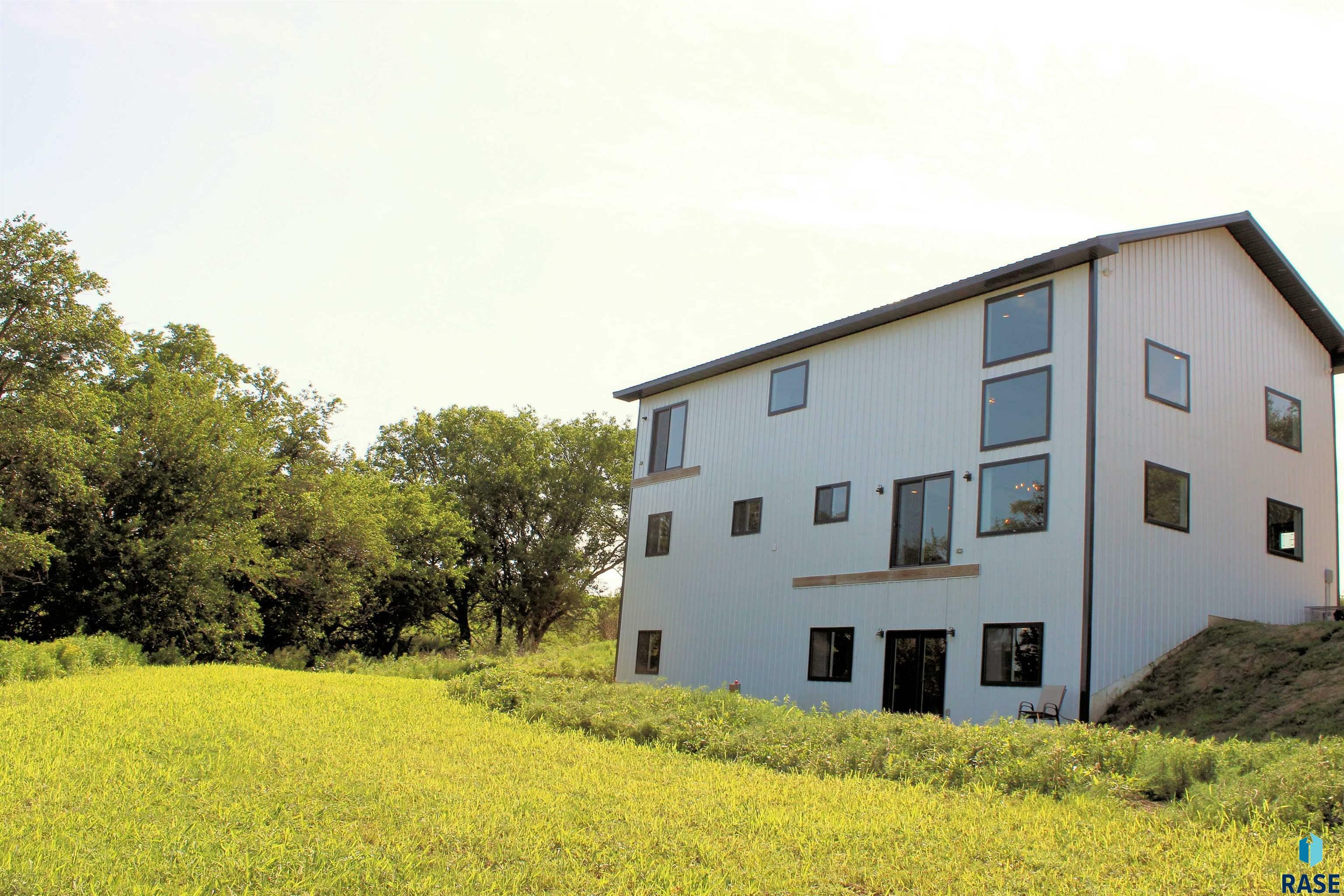 Property Photo:  48201 304th St  SD 51023 